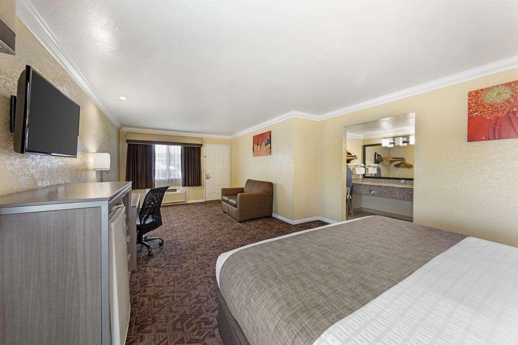 Best Western Hanford Inn Bilik gambar