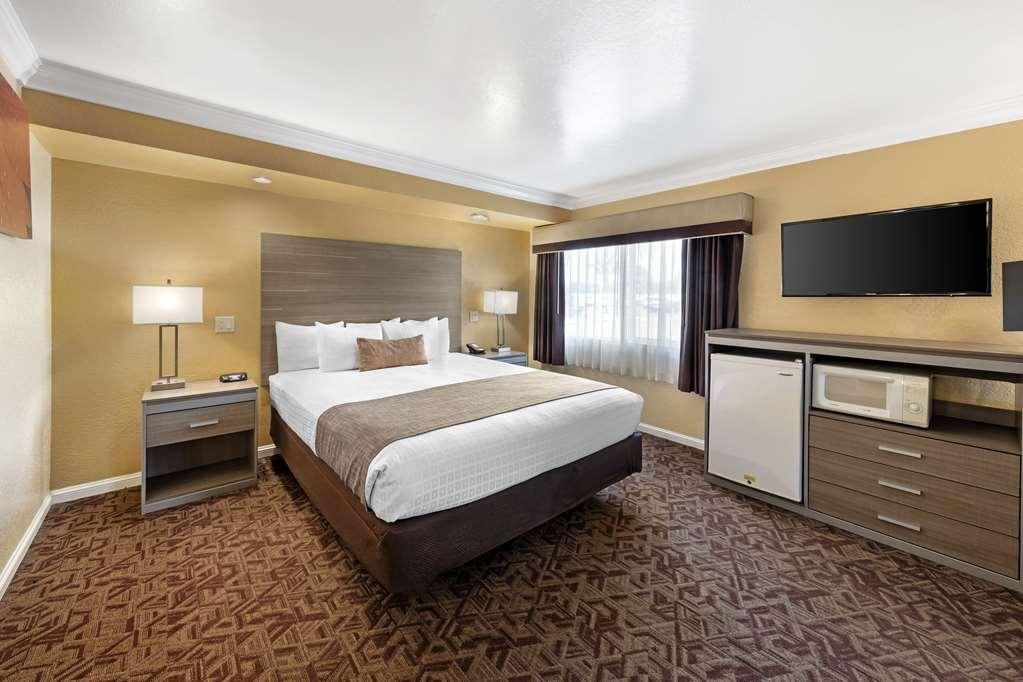 Best Western Hanford Inn Bilik gambar