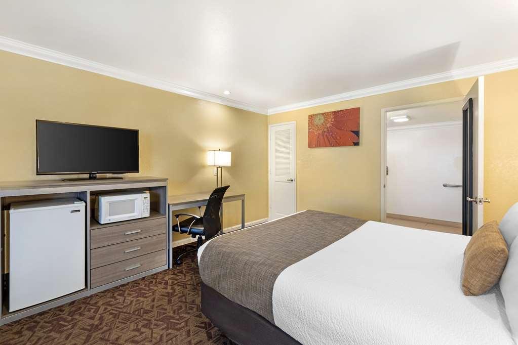 Best Western Hanford Inn Bilik gambar