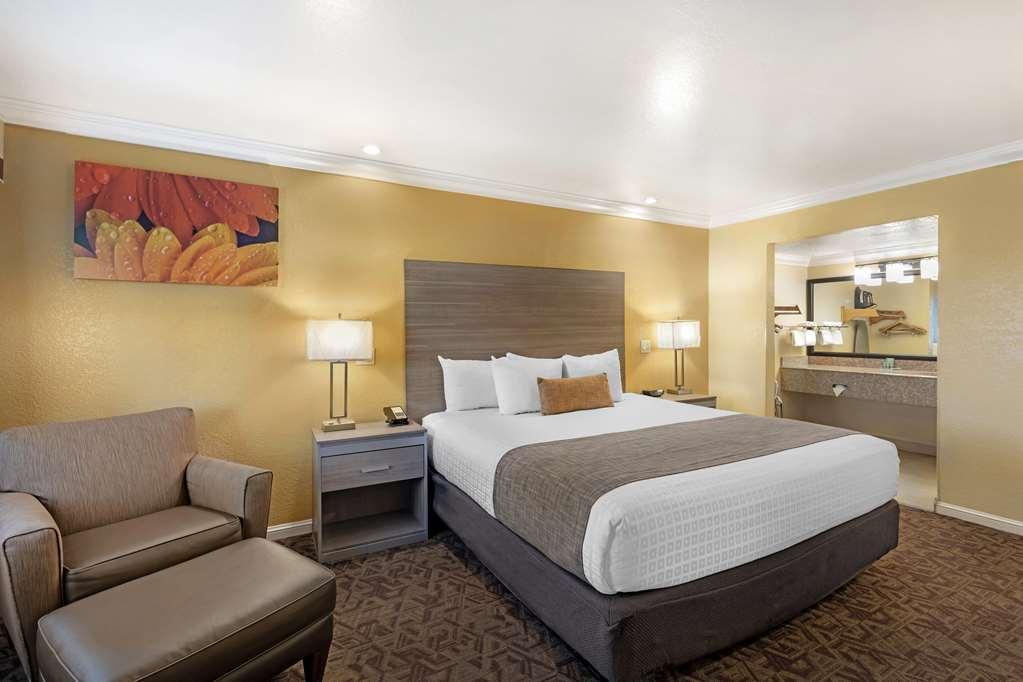 Best Western Hanford Inn Bilik gambar