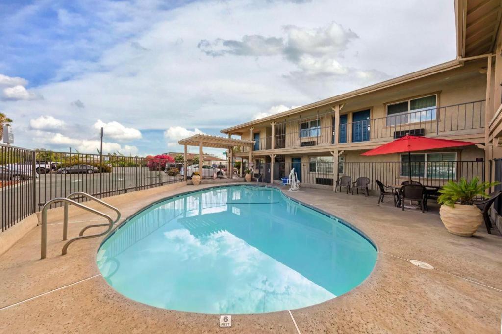 Best Western Hanford Inn Luaran gambar